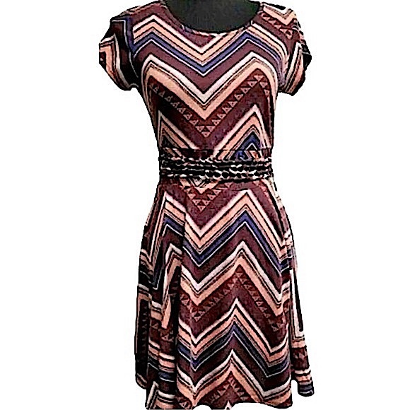 Love, Fire size small short sleeve maroon blue white thin chevron mini dress EUC - Picture 14 of 16
